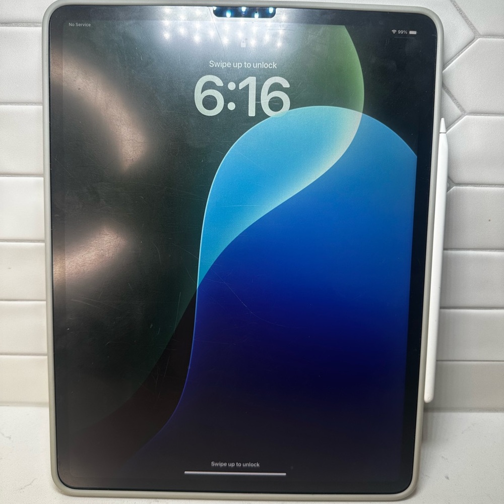 iPad Pro 12.9 5th Generation with Apple Pencil Wi-fi & Cellular